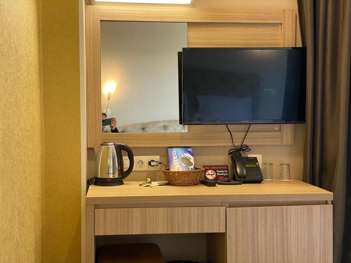 Tbt Hotel Tbiliszi Kültér fotó
