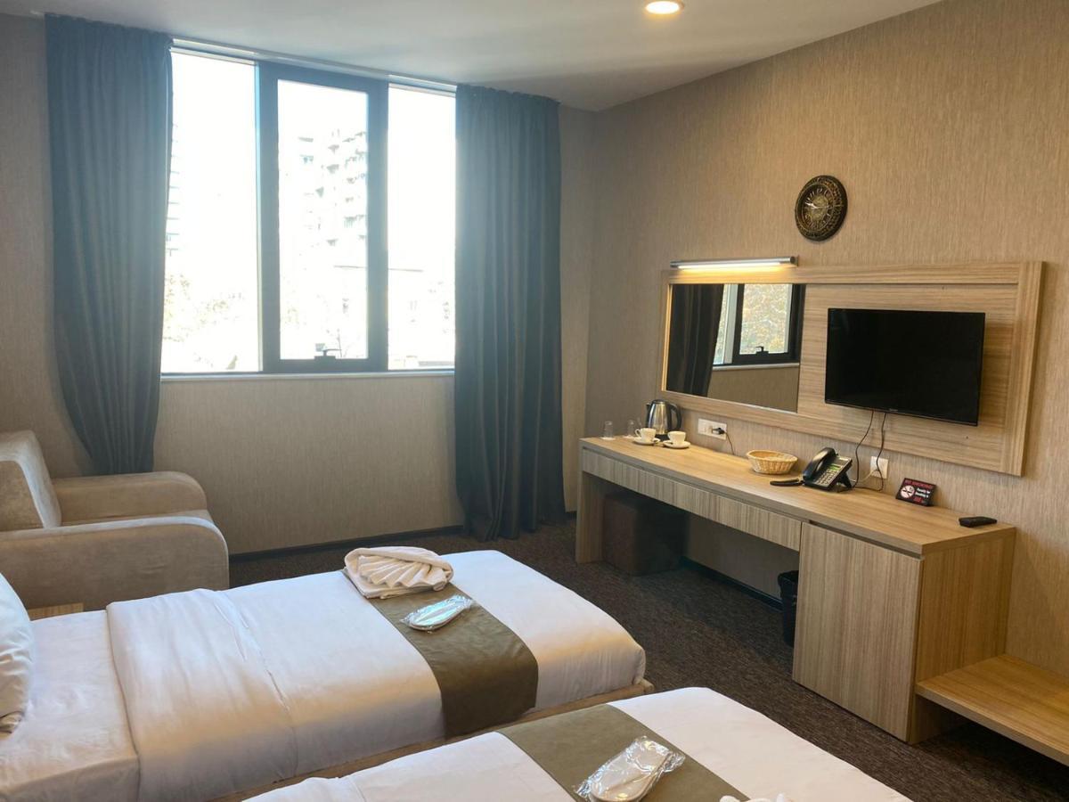 Tbt Hotel Tbiliszi Kültér fotó
