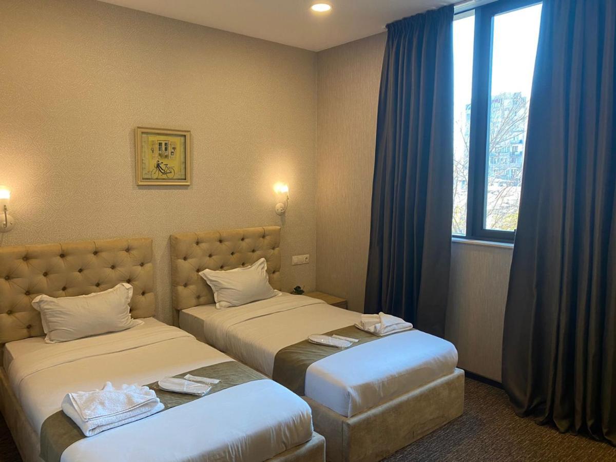 Tbt Hotel Tbiliszi Kültér fotó