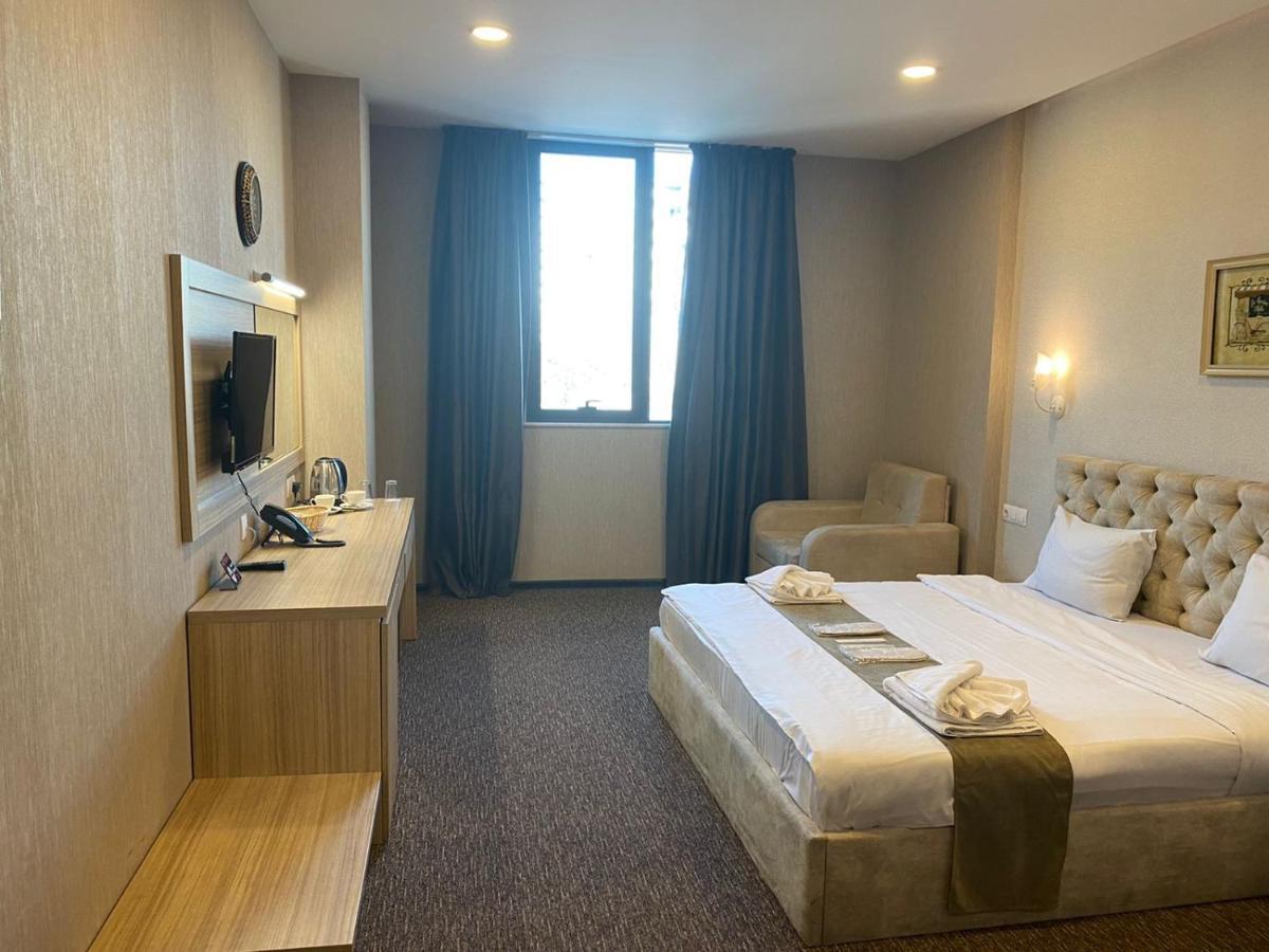 Tbt Hotel Tbiliszi Kültér fotó
