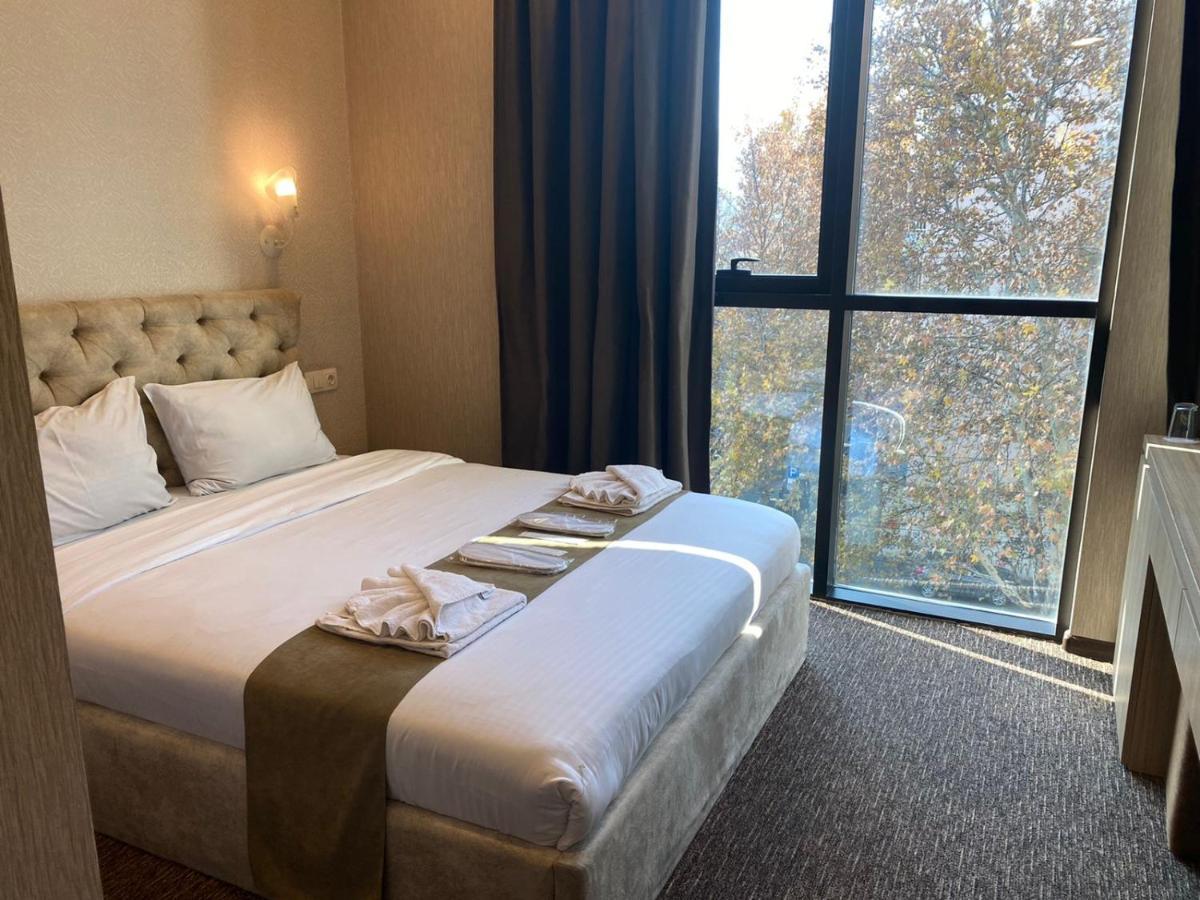 Tbt Hotel Tbiliszi Kültér fotó