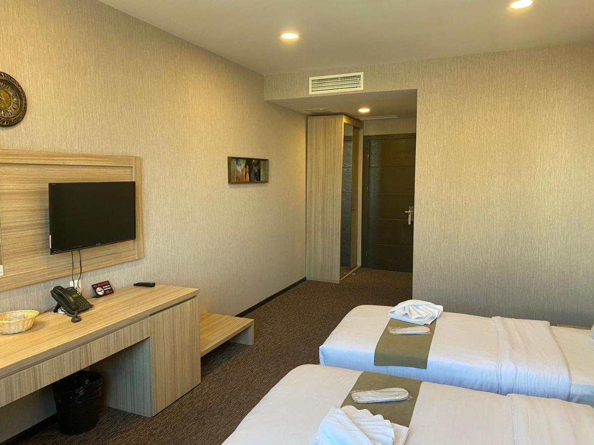 Tbt Hotel Tbiliszi Kültér fotó