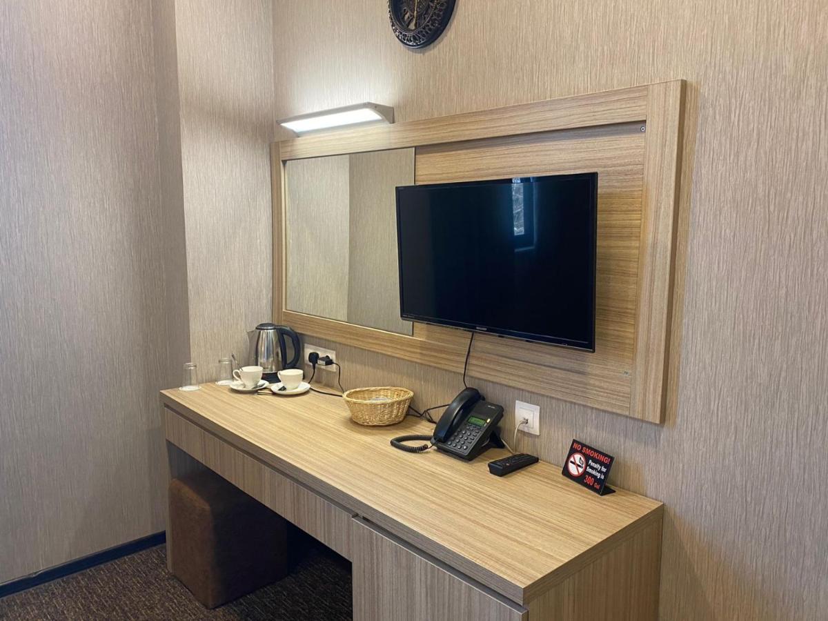 Tbt Hotel Tbiliszi Kültér fotó