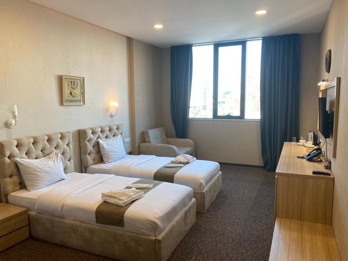Tbt Hotel Tbiliszi Kültér fotó