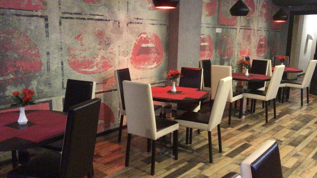 Tbt Hotel Tbiliszi Kültér fotó